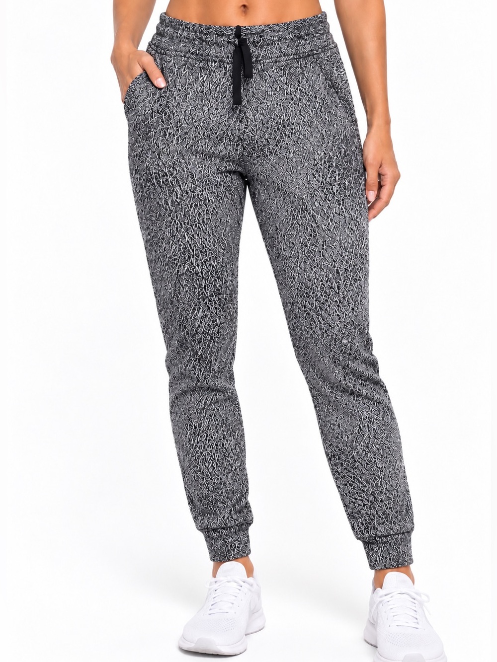 LULULEMON Ready To Rulu Pant Spray
Jacquard White Black Joggers size 2